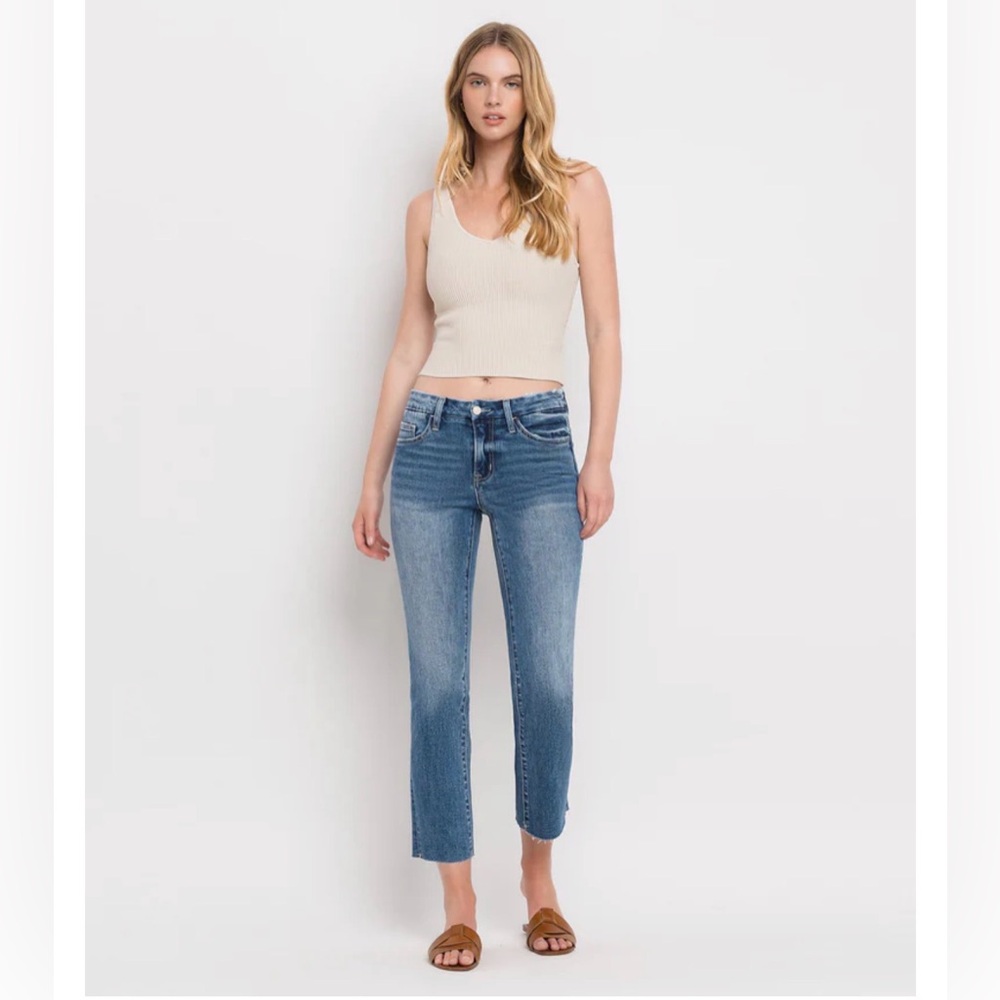 Women's Cropped Straight Jeans in Medium Blue